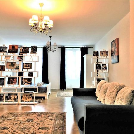 White Wolf Apartment Брашов Екстер'єр фото