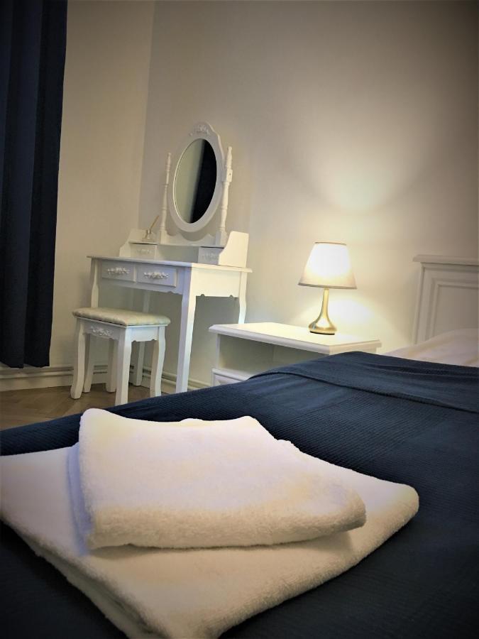 White Wolf Apartment Брашов Екстер'єр фото
